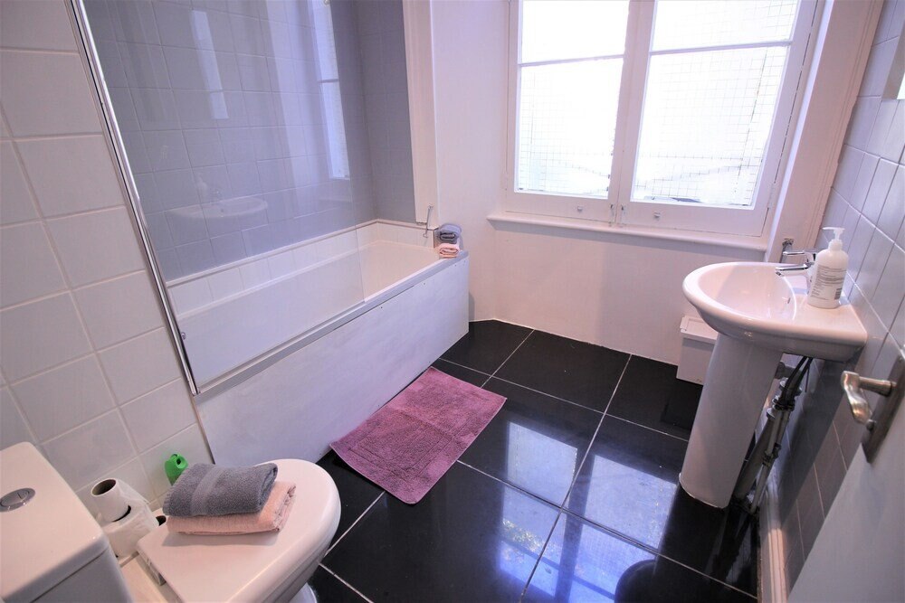 Paddington Guest Apartment - Tap to explore photos