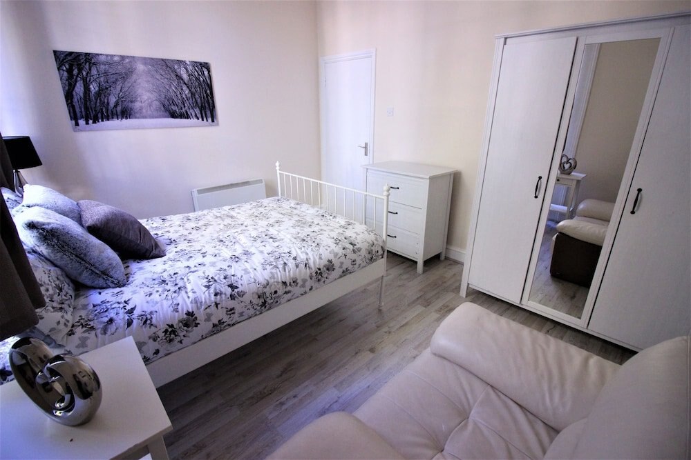 Paddington Guest Apartment - Tap to explore photos