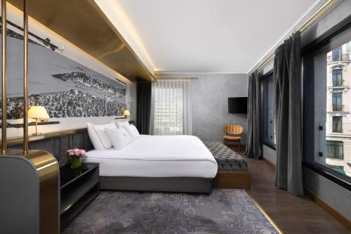 The Wings Hotels Karakoy Room Type - Corner Suite Room with Sea View The Wings Hotels Karakoy Room Type - Corner Suite Room with Sea View