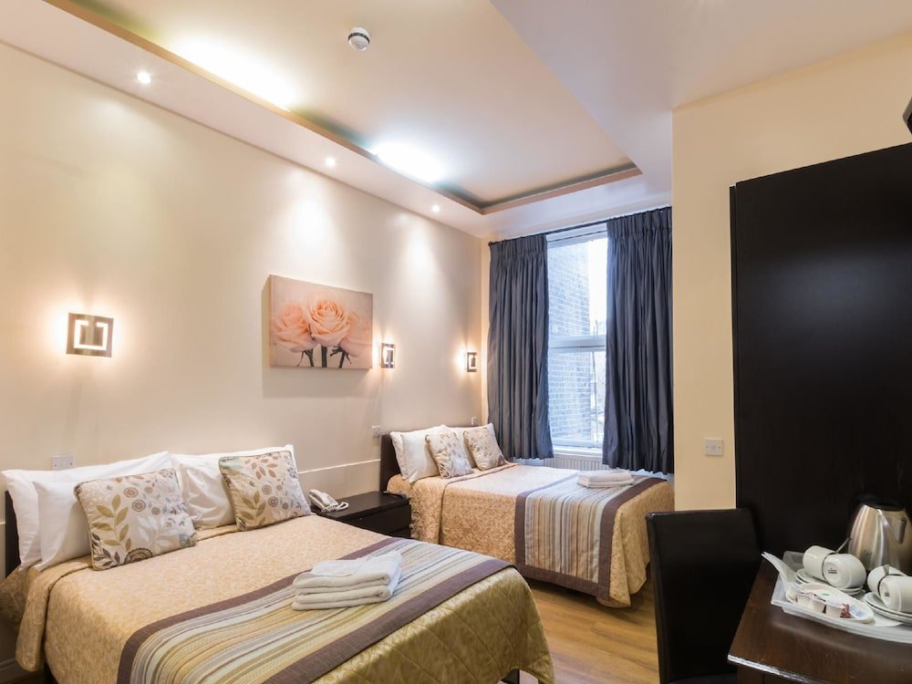 Notting Hill Gate Hotel Room Type - Quadruple Room