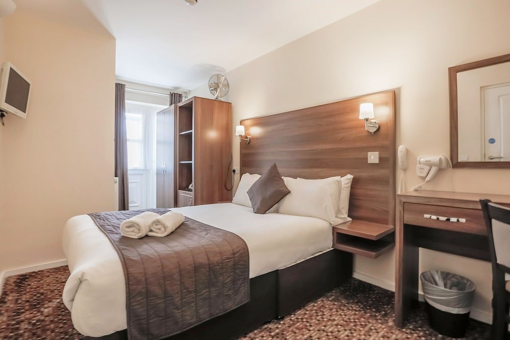 Prince Regent Hotel Excel London - Tap to explore photos