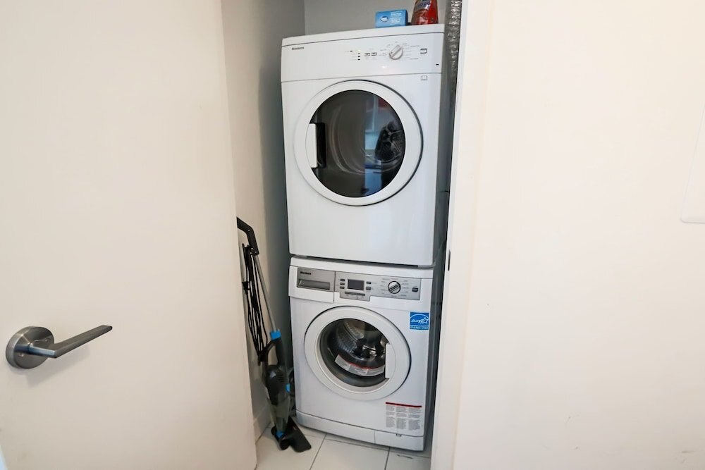 MiCasa Suites - Modern Executive Condo - Tap to explore photos