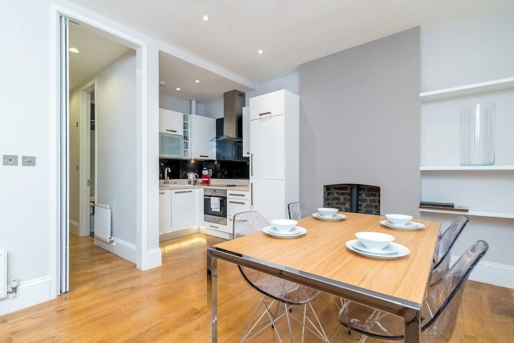 Modern 2BR Home in Dalston W/balcony, Fits 4 - Tap to explore photos