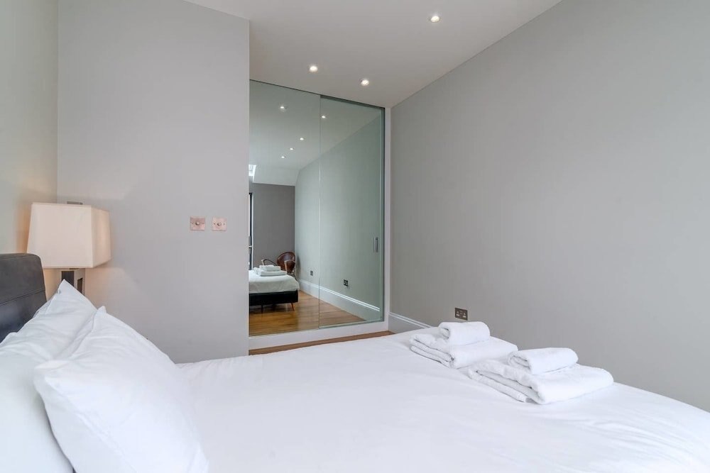 Modern 2BR Home in Dalston W/balcony, Fits 4 - Tap to explore photos