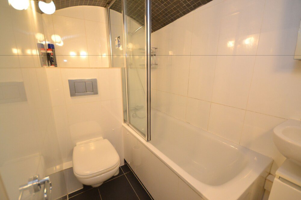 SS Property Hub - Studio near Hyde Park Paddington - Tap to explore photos