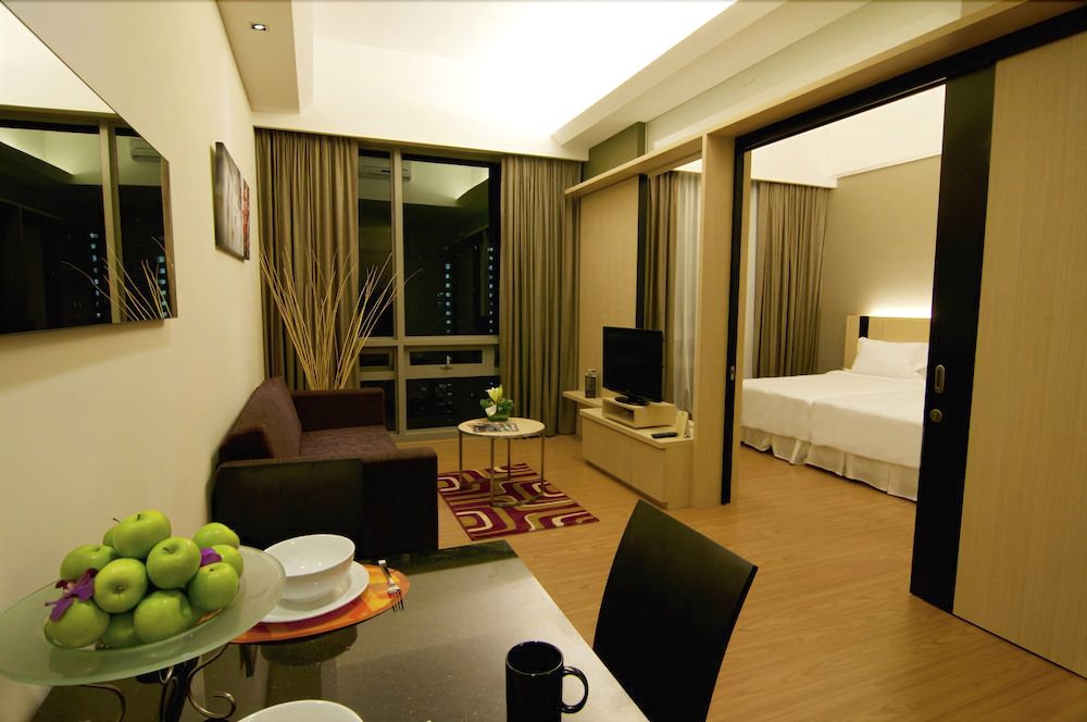 Golden Suites Hotel