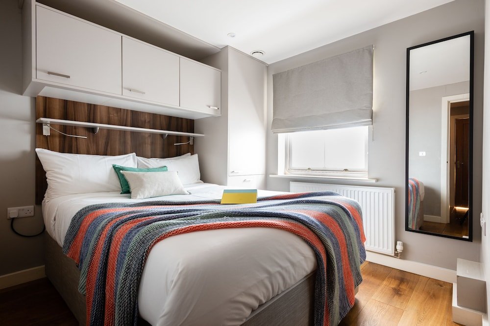 The Norfolk Maisonette - Lovely 4bdr Mews Home in Paddington - Tap to explore photos