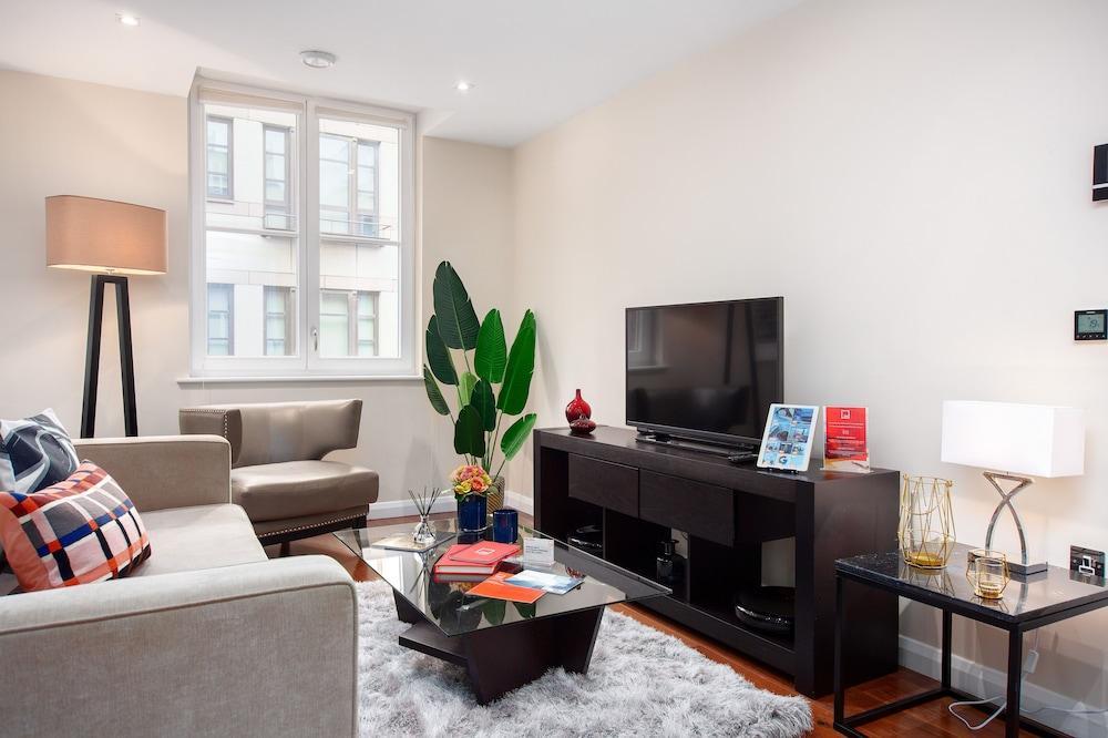 One Bed Serviced Apt near Holborn in Chancery Lane - Tap to explore photos