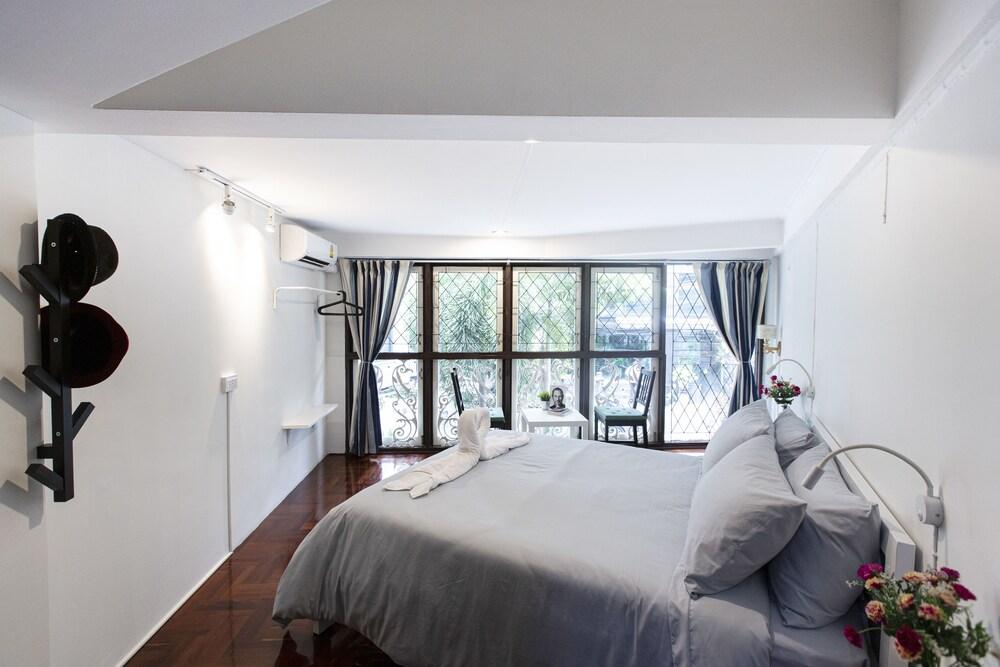 هوم 16 هوستل 16