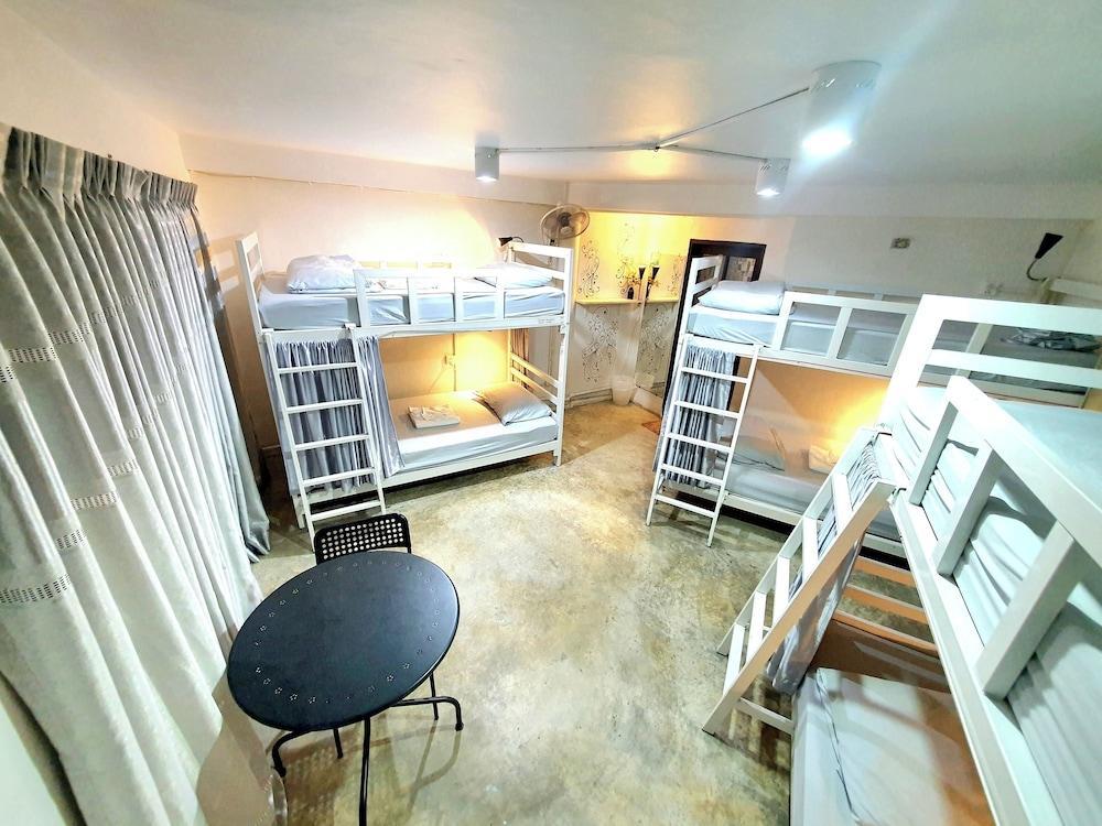 Home16 Hostel 16 Room Type - Family Room, Non Smoking, Shared Bathroom Home16 Hostel 16 Room Type - Family Room, Non Smoking, Shared Bathroom