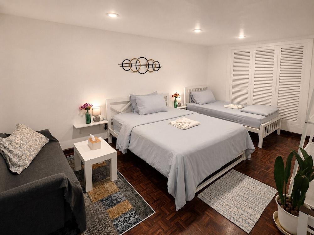 Home16 Hostel 16 Room Type - Standard Twin Room, Multiple Beds, Shared Bathroom Home16 Hostel 16 Room Type - Standard Twin Room, Multiple Beds, Shared Bathroom