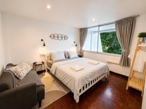 Home16 Hostel 16 Room Type - Standard King Room with Shared Bathroom