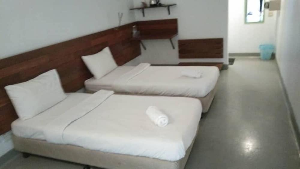 Lodge Paradize Hotel by The Sqwhere
