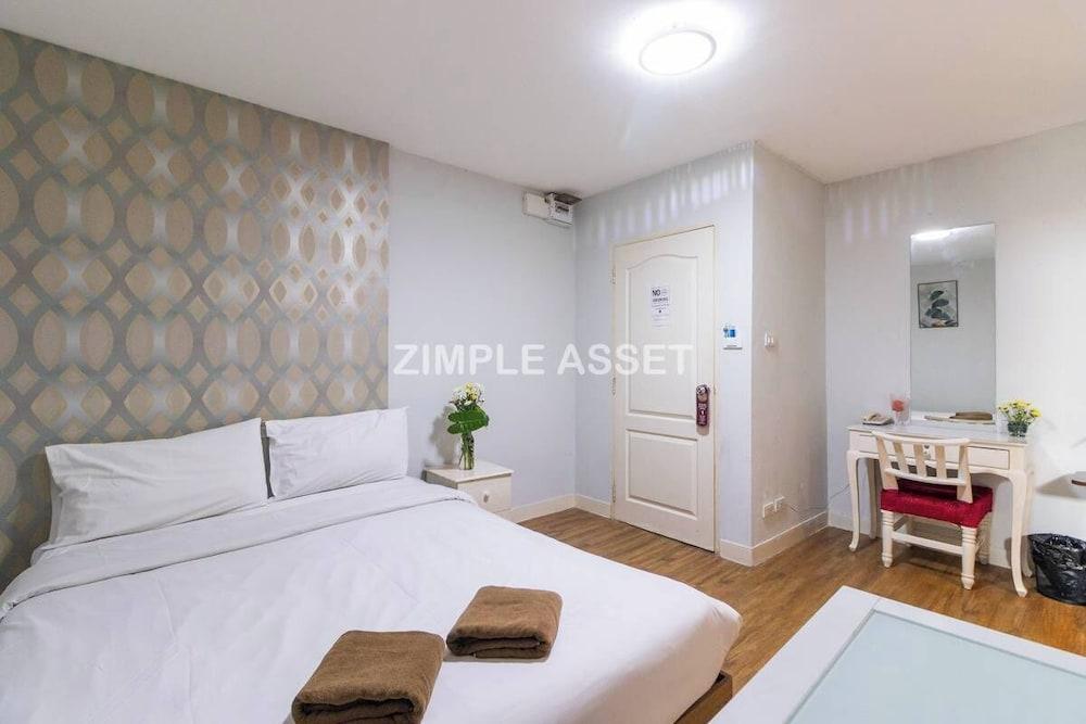 Tim Place - BTS Phra Khanong Room Type - Superior Double Room