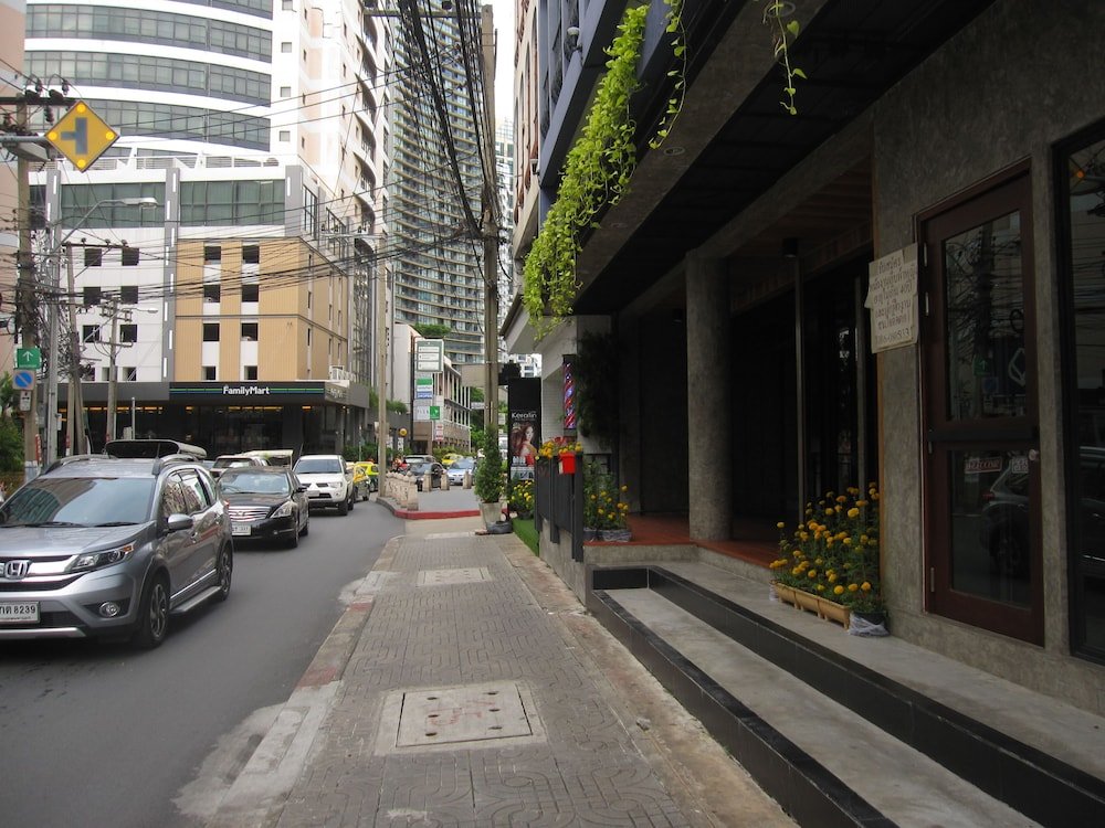 Zleepmotion Bangkok Sukhumvit - Tap to explore photos