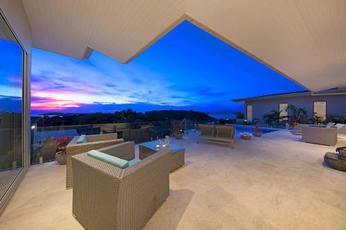 Samui Bayside Luxury Villas - Tap to explore photos