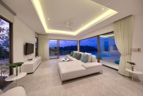Samui Bayside Luxury Villas - Tap to explore photos