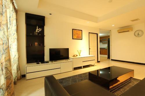 Serena Sathorn Suites - Tap to explore photos