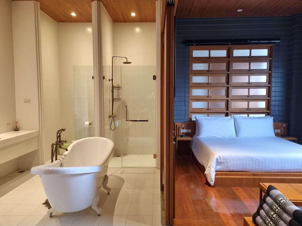 Vali Villa Bangkok - Tap to explore photos
