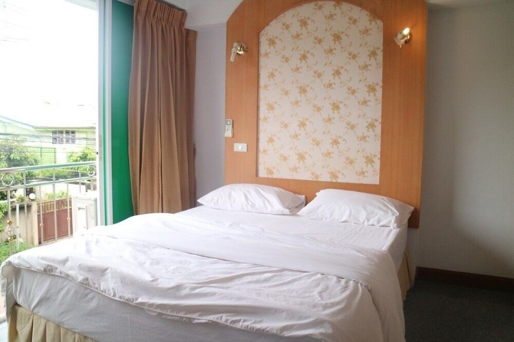Diamond Sweet Hotel Room Type - Queen Bed