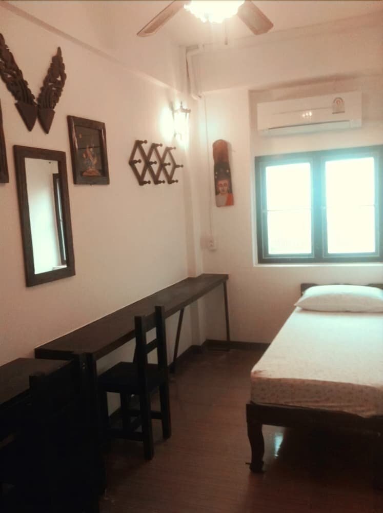 DMK Hostel Donmueang Airport