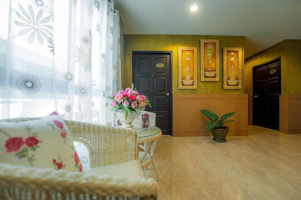 Full House Khaosan - Hostel - Tap to explore photos
