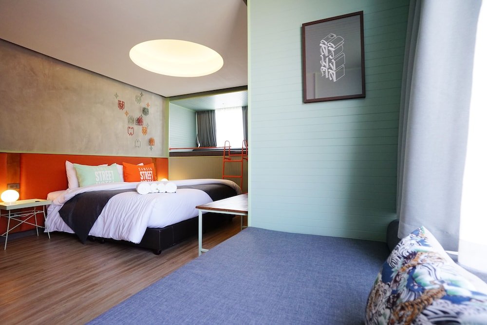 Samsen Street Hotel - Tap to explore photos
