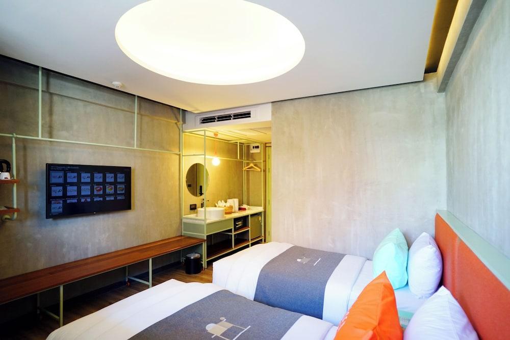 Samsen Street Hotel Room Type - Superior Twin Room with Cooking Class Samsen Street Hotel Room Type - Superior Twin Room with Cooking Class