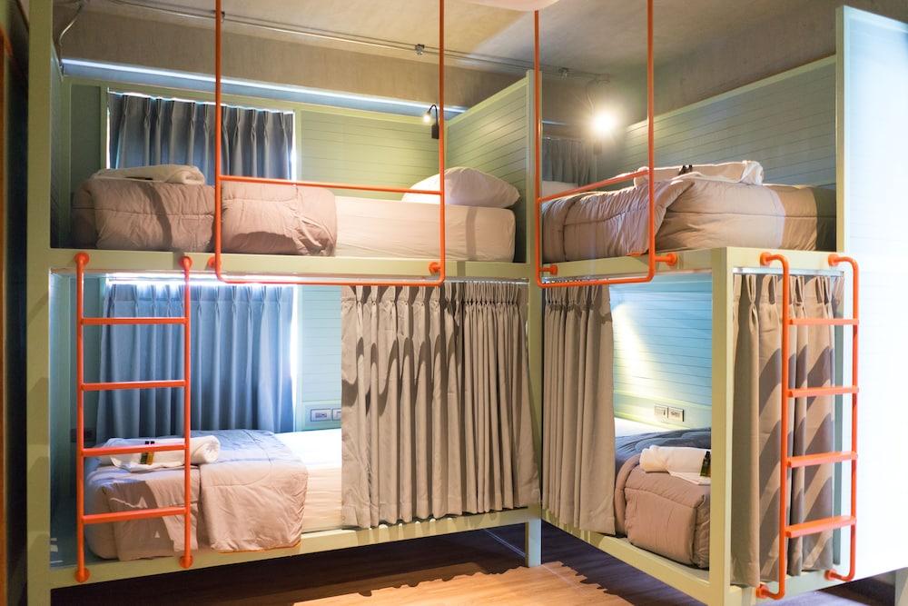 Samsen Street Hotel - Tap to explore photos