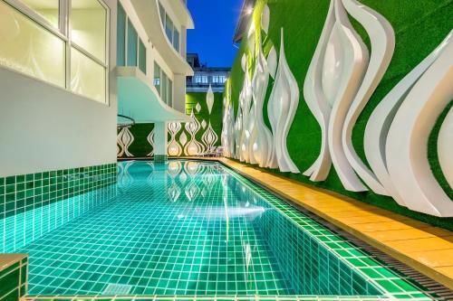 Anajak Bangkok Hotel - Tap to explore photos