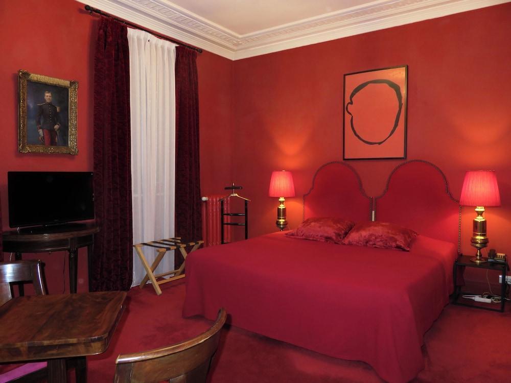 Hôtel Windsor Home Room Type - Deluxe Triple Room Hôtel Windsor Home Room Type - Deluxe Triple Room