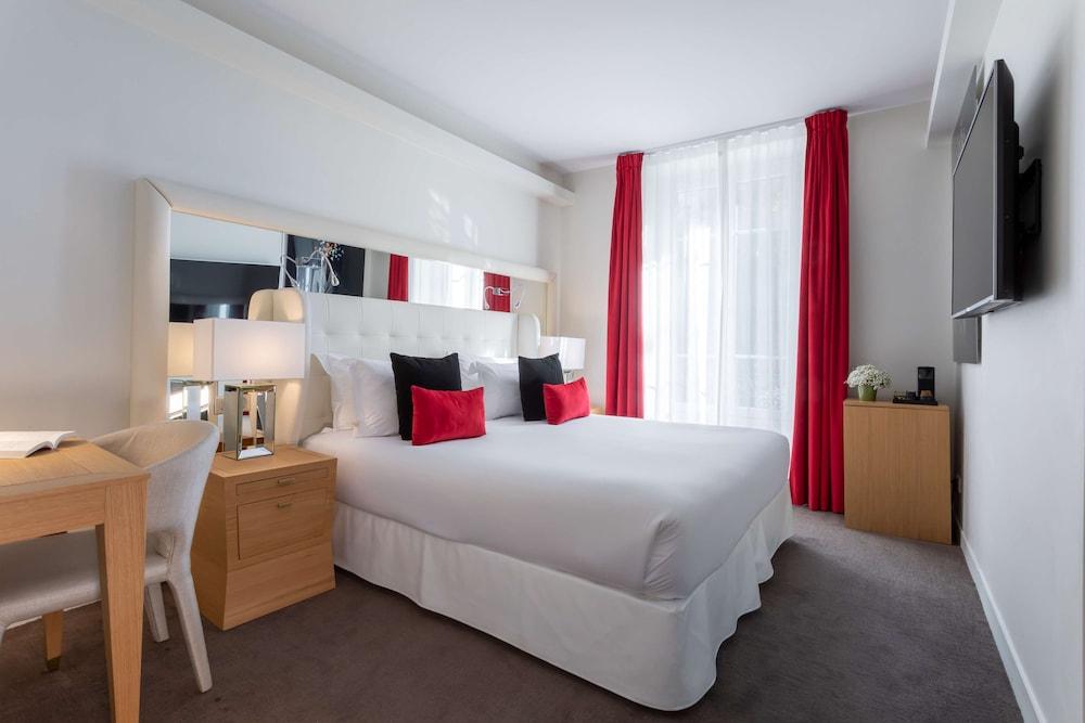 Hotel Camille Paris Gare de Lyon, Tapestry Collection by Hilton Room Type - King Deluxe Room with City View Aromatherapy