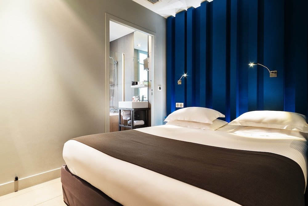Hotel Arc de Triomphe Etoile Room Type - Triple Room