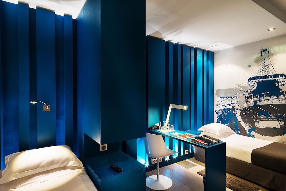 Hotel Arc de Triomphe Etoile - Tap to explore photos