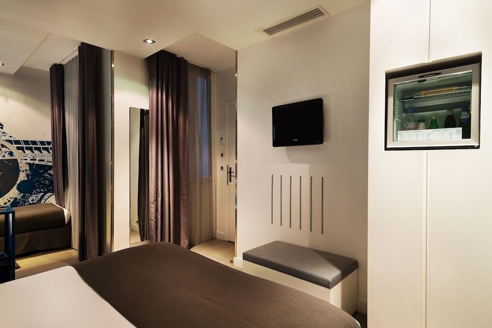 Hotel Arc de Triomphe Etoile Room Type - Classic Double Room
