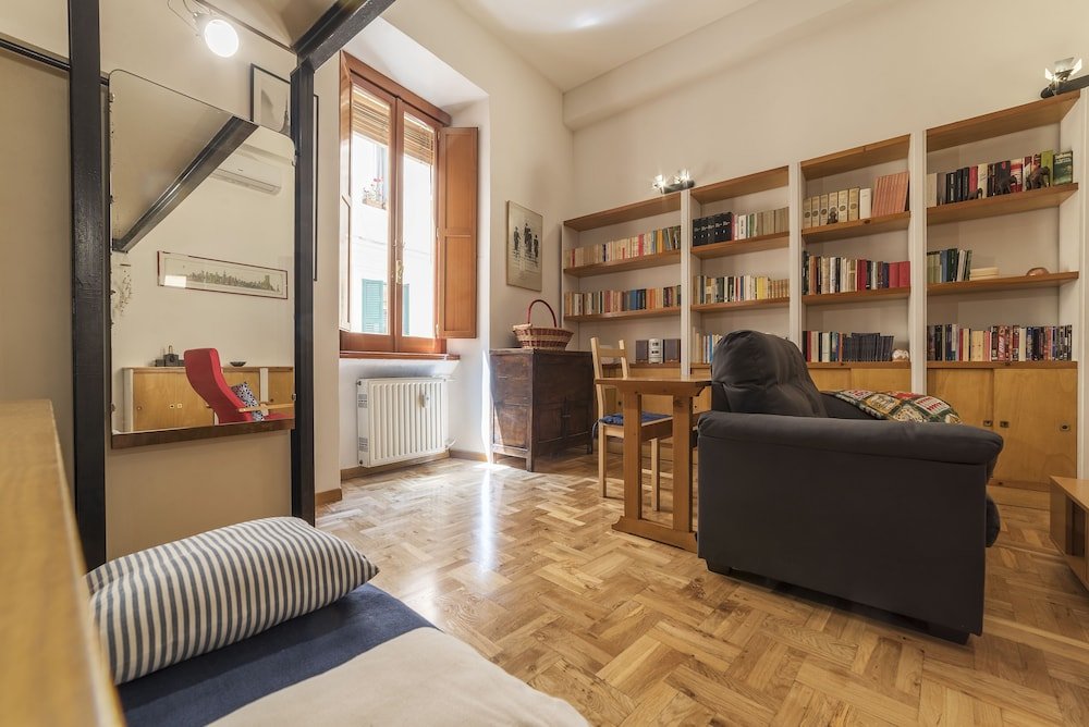 Lovely Loft Trastevere - Tap to explore photos