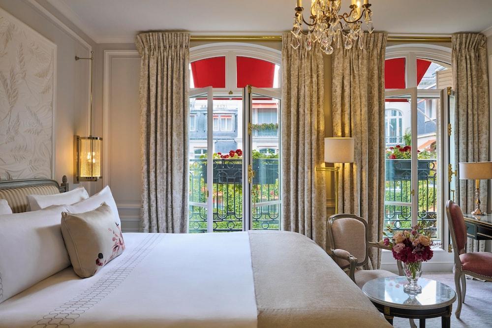 Hôtel Plaza Athénée - Dorchester Collection Room Type - Deluxe Room