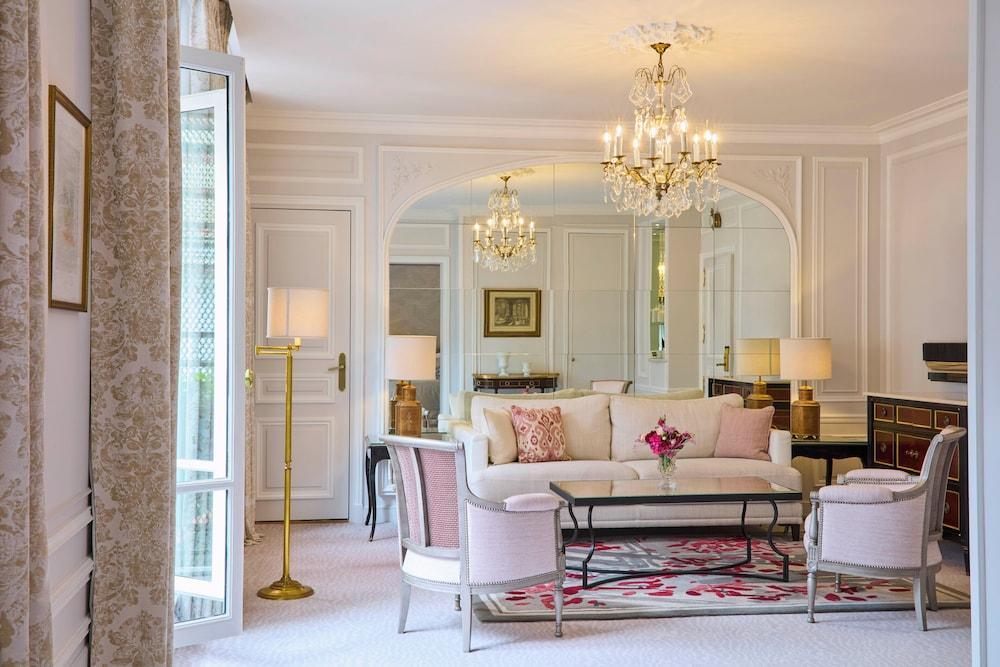 Hôtel Plaza Athénée - Dorchester Collection Room Type - Junior Suite Deluxe