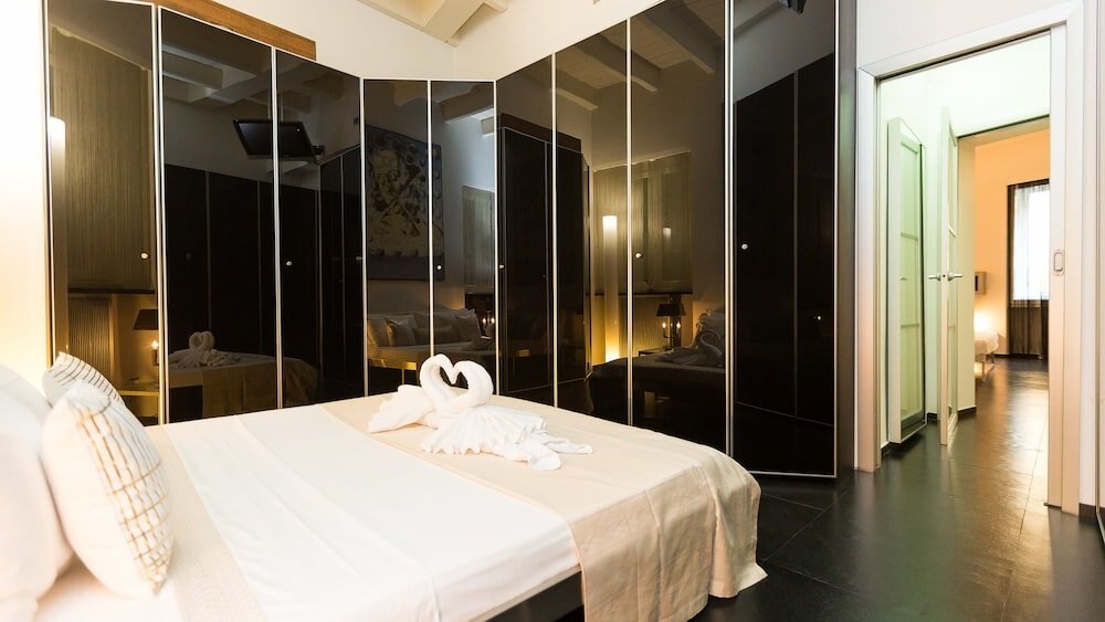 Rental In Rome Cosmopolitan Hi-tech Luxury Apartment - Tap to explore photos