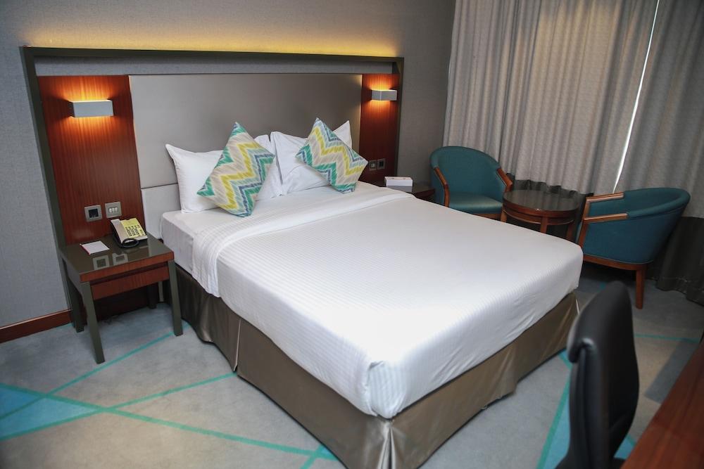Versailles by Vieras Hotel Room Type - Deluxe Double Room