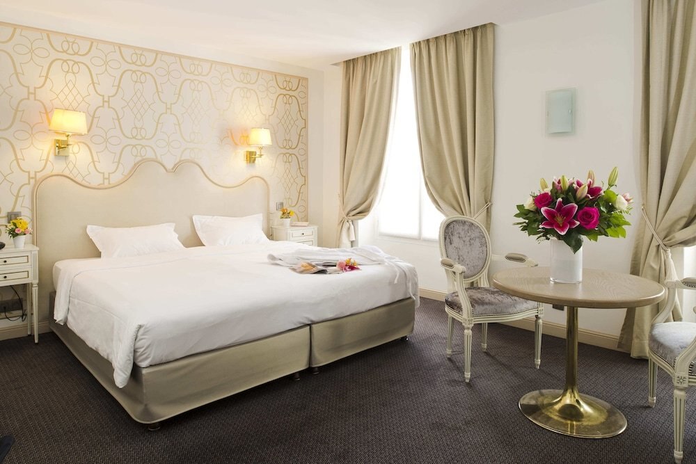 Hotel St Pétersbourg Opéra & Spa Room Type - Deluxe Room Hotel St Pétersbourg Opéra & Spa Room Type - Deluxe Room