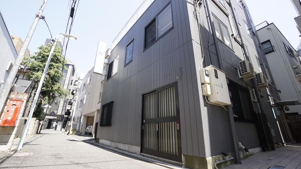 House Ikebukuro – Hostel - Tap to explore photos