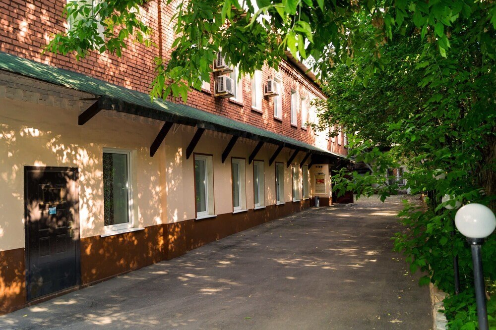 Bulvar Hotel na Tsvetnom - Tap to explore photos
