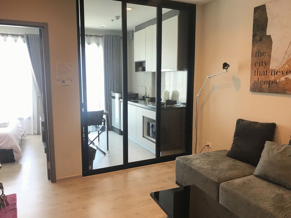Pattaya Central Sea View Pool Suite - Tap to explore photos