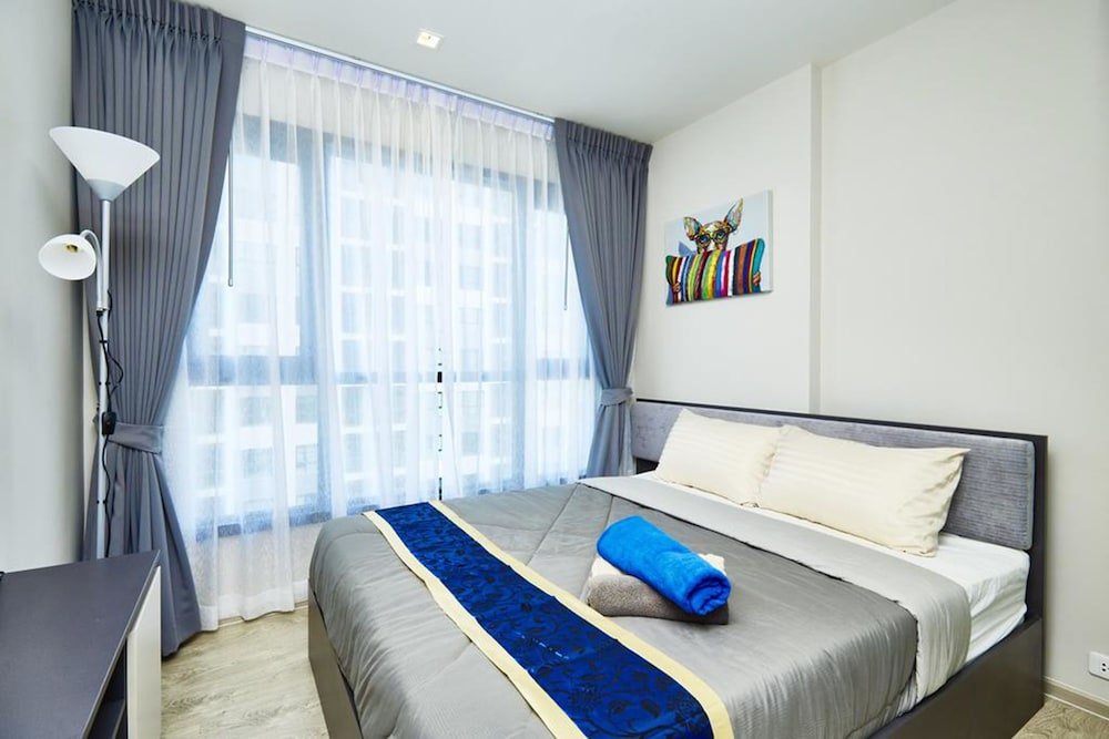 Pattaya Central Sea View Pool Suite - Tap to explore photos