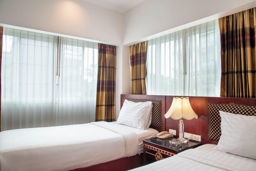 Jomtien Hisotel Room Type - Standard Twin Room