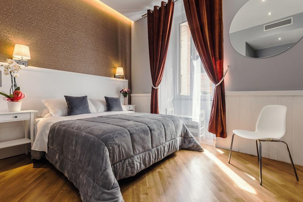 Bed and Best Room Type - Standard Double Room