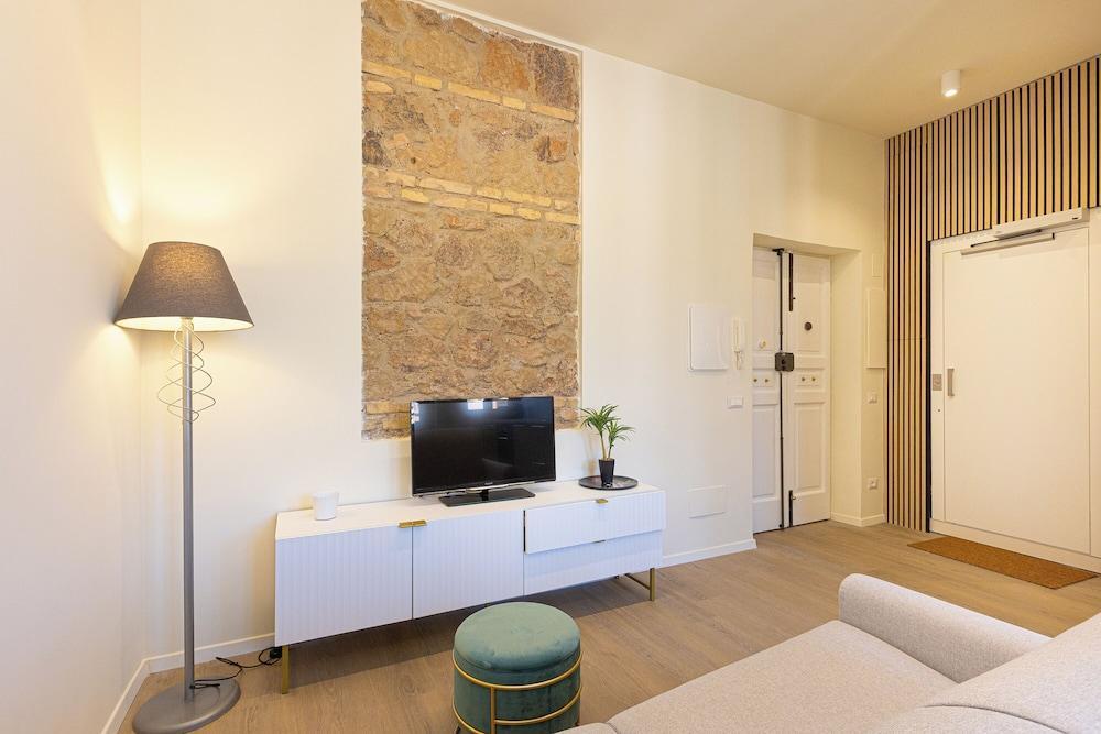 Rental In Rome St. Peter's View Terrace - Tap to explore photos