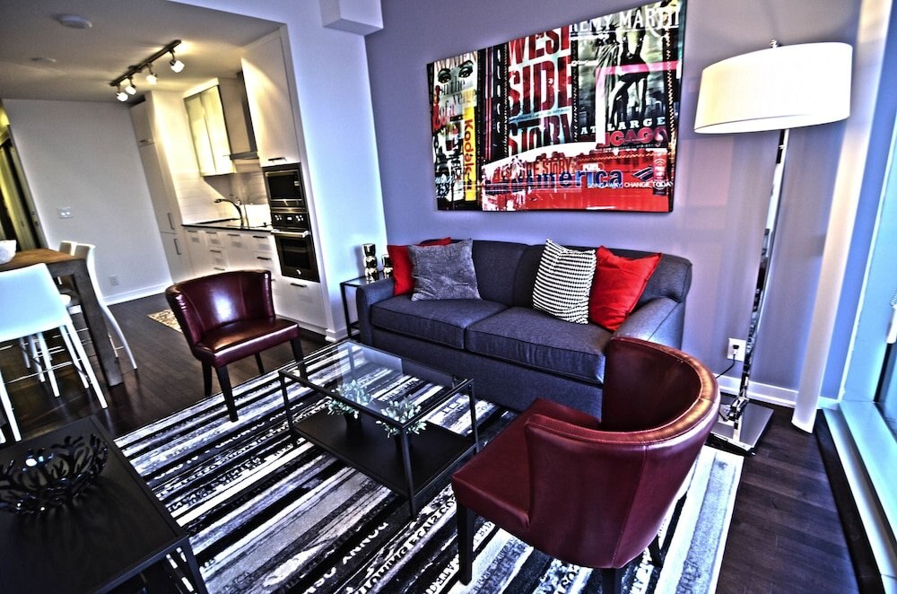 Toronto Escape - Onyx Suite - Tap to explore photos