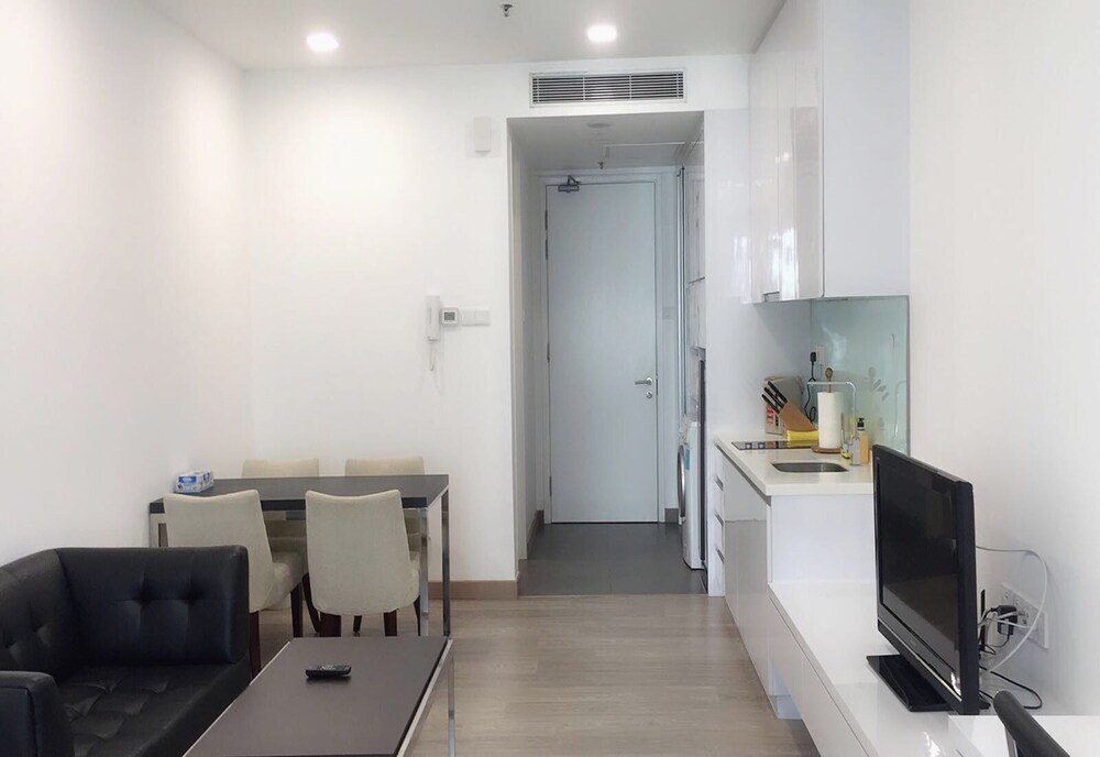 City Residences Premium Studio B.Ceylon - Tap to explore photos